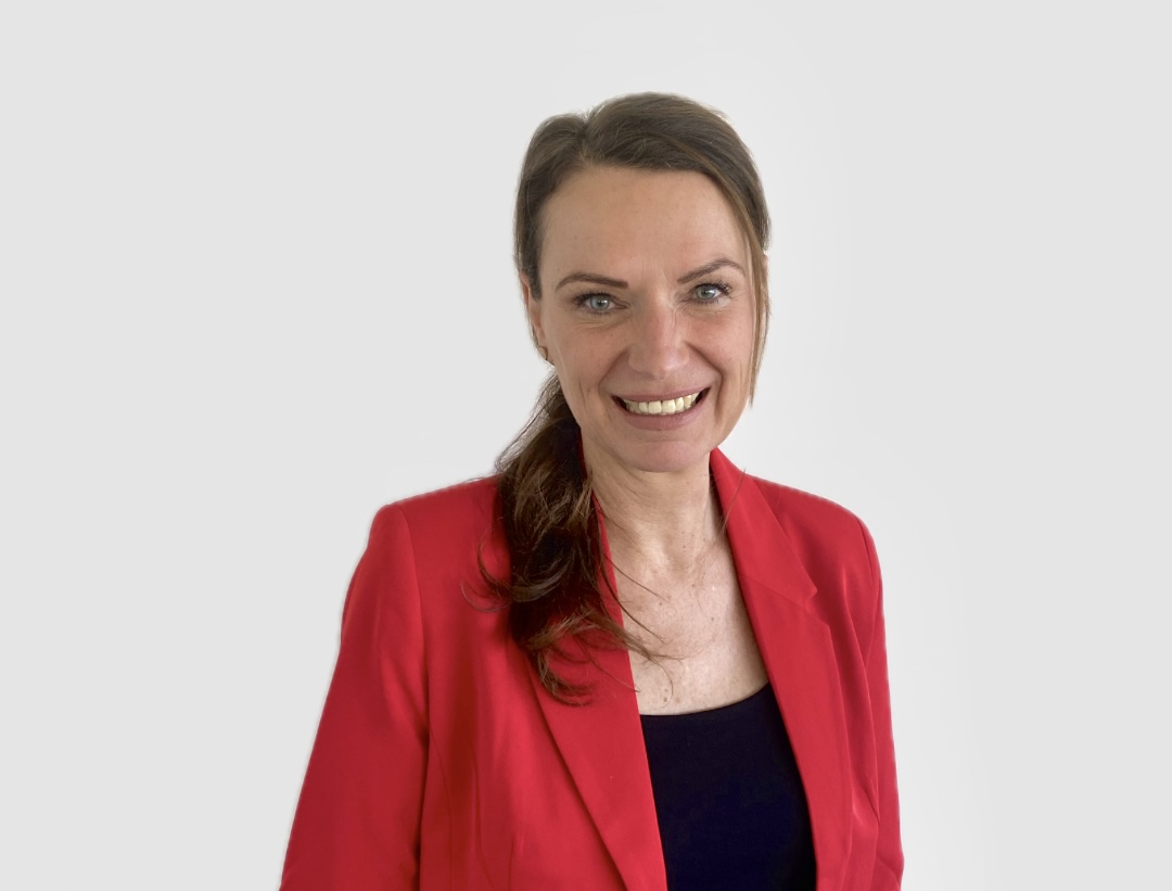 Frau Sandra Weißbach (sie/ihr)